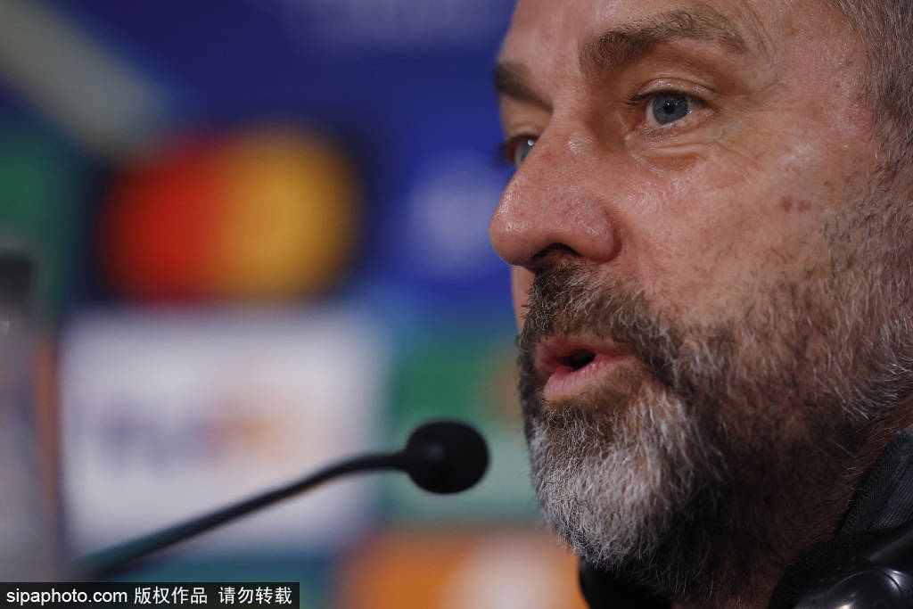 弗里克的历史巅峰:95年来最年轻的巴萨首发阵容震撼西甲